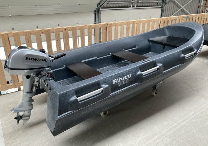 Renovatie Korst Namens River Boats 350 Open + Honda 5 pk veilige kunstof boot bij Van Dijk  Watersport