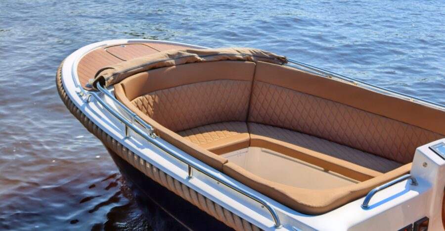 luxe sloep op het Veluwemeer